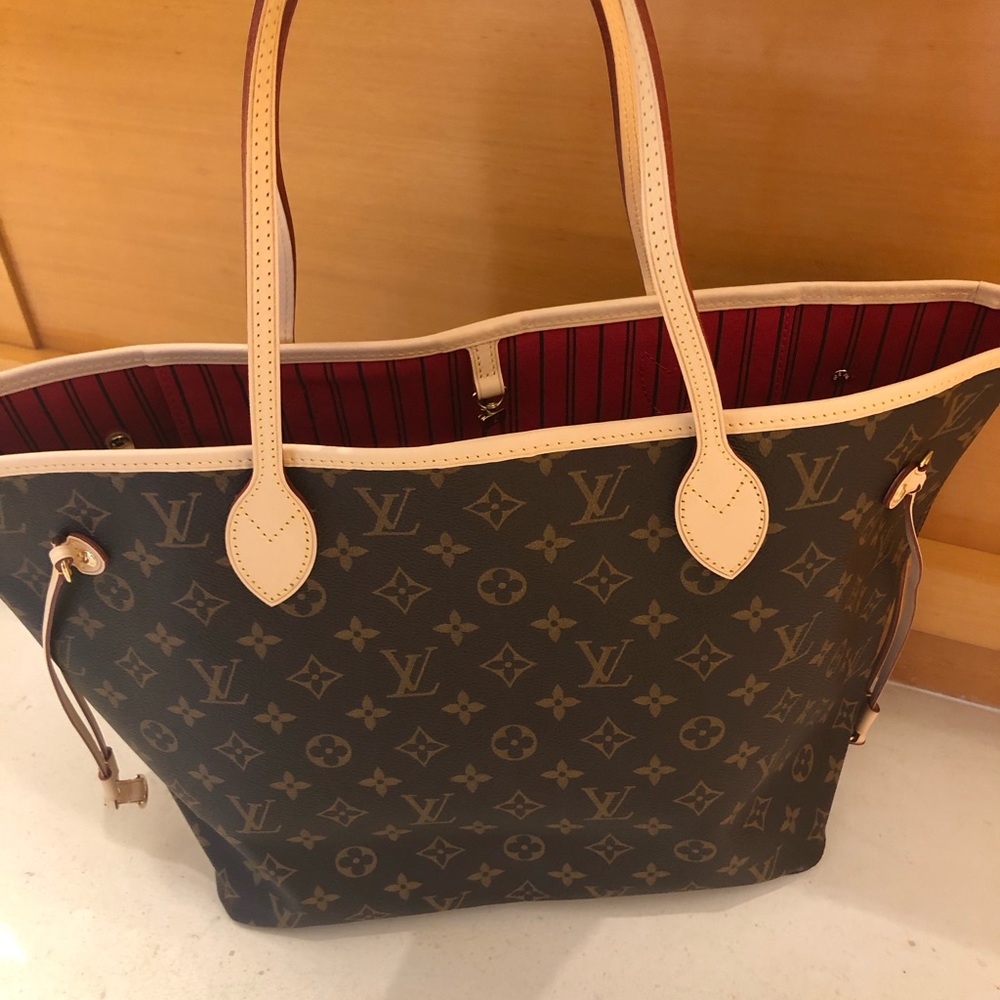100% authentic LOUIS Vuitton Neverfull Mm monogram